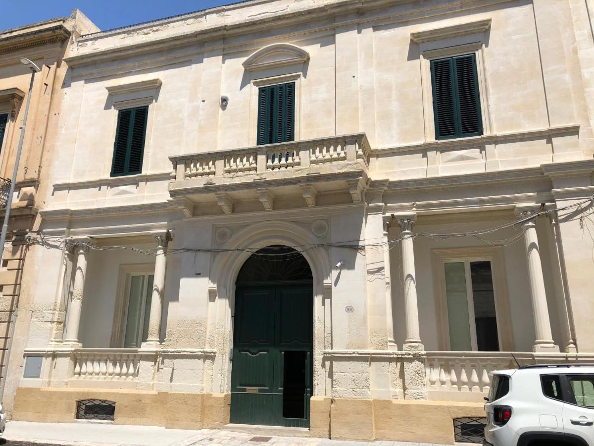 Apartamento Carlo V - Con Piscina E Giardino Privati Lecce Exterior foto