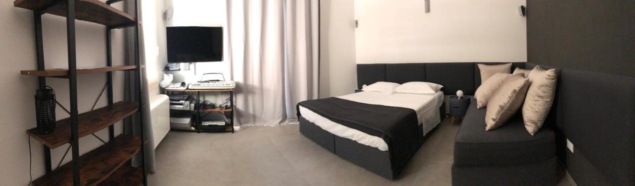 Apartamento Carlo V - Con Piscina E Giardino Privati Lecce Exterior foto
