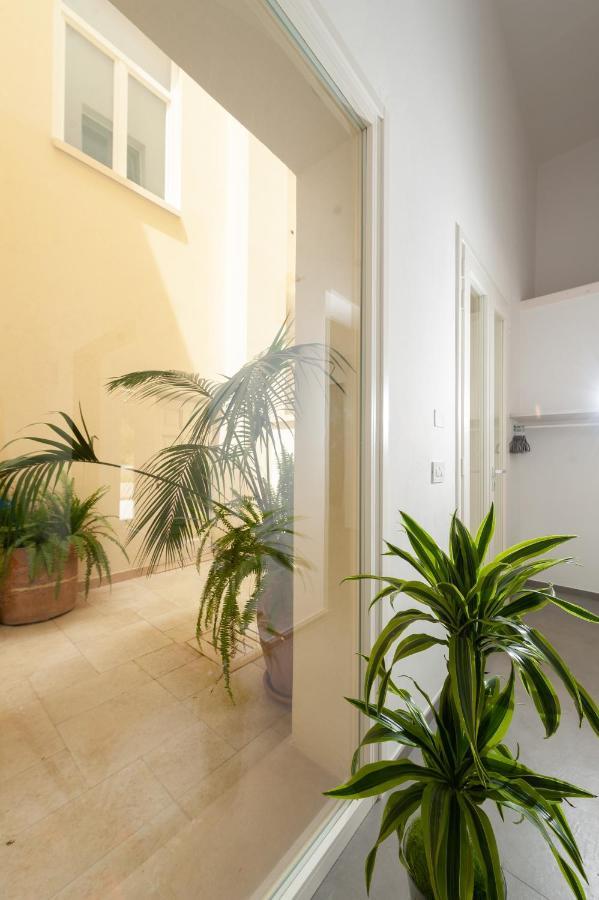 Apartamento Carlo V - Con Piscina E Giardino Privati Lecce Exterior foto